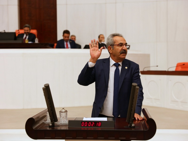 Adıyaman’da eski HDP milletvekili gözaltına alındı